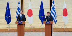 訪日のミツォタキス・ギリシャ首相と日本の岸田首相、首相官邸で首脳会談を実施（Video）